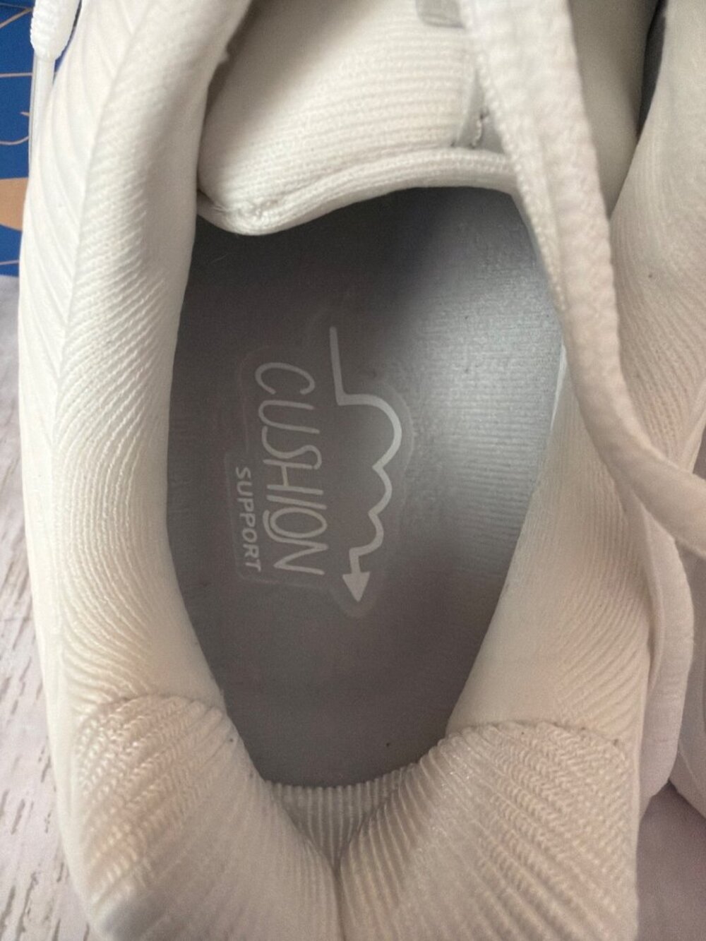 Brooks Addiction Walker 2 Women's White Leather Walking Shoes Sz 10.5 USED w/Box - Picture 3 of 13